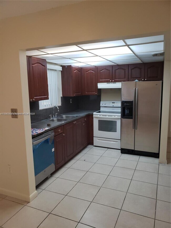 9367 Fontainebleau Blvd Condo Unit G111 Condo for Rent in Miami, FL