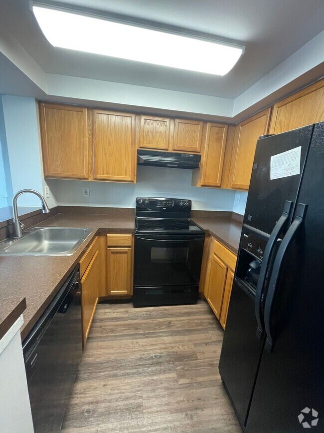 Building Photo - ONE BEDROOM ONE BATHROOM! WATERFRONT COMMU... Unit 25 Rental