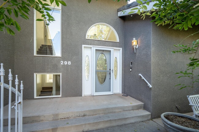 Photo - 298 S Staci Ct