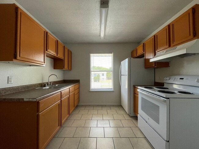 Photo - 1705 Cedarhill Dr Unit D