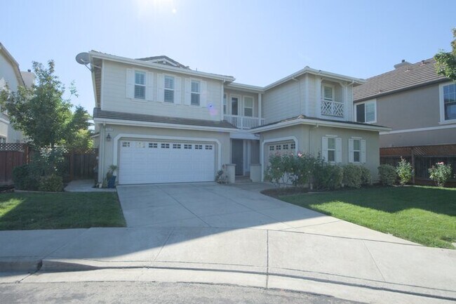 Building Photo - Brentwood Rose Garden 2 stories single fam...