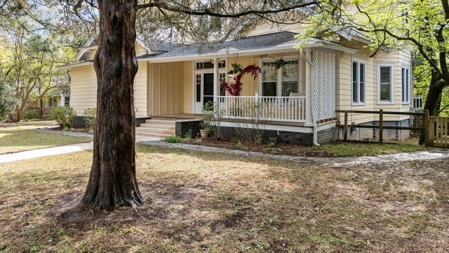 Photo - 802 N Poplar St