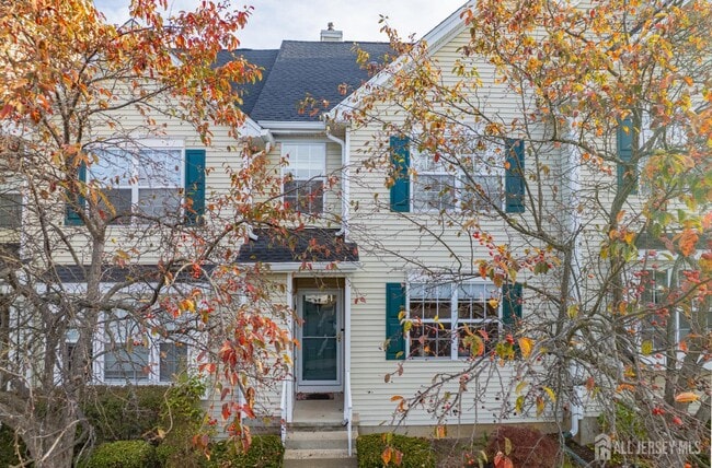 Building Photo - 111 Blossom Cir