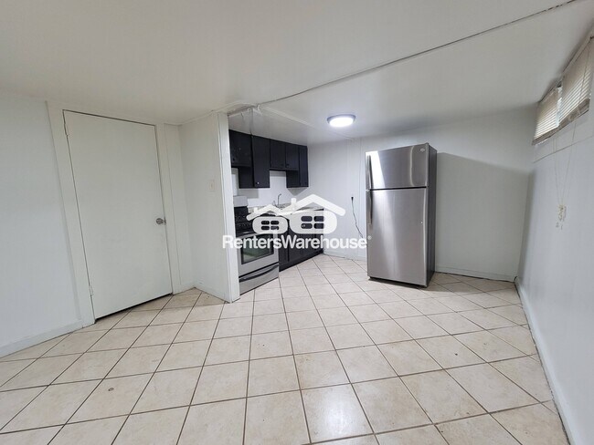 Photo - 1056 Regent St SW