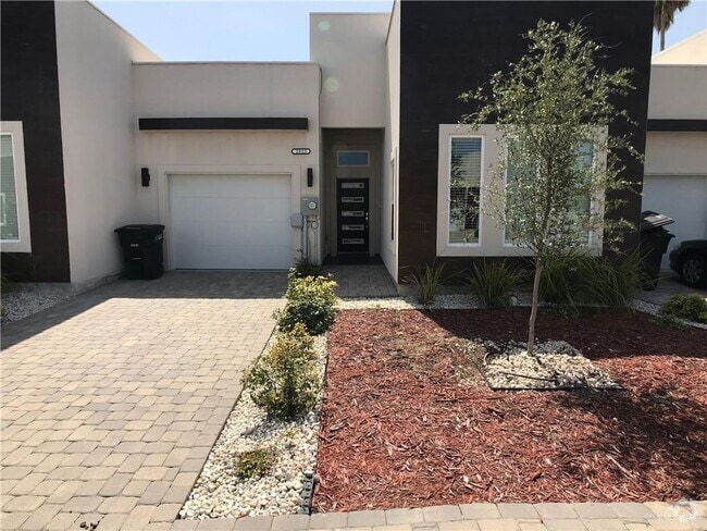 Building Photo - 2920 N 51st St Rental
