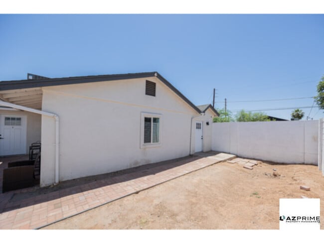 Photo - Stylish 2/1 Phoenix Apartment Unit!