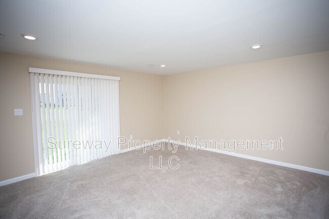 Photo - 239 Macoun Way