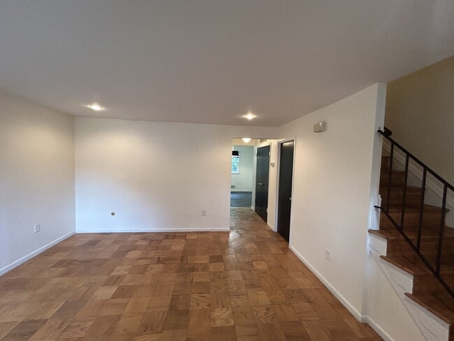 Photo - 6537 Beechwood Dr