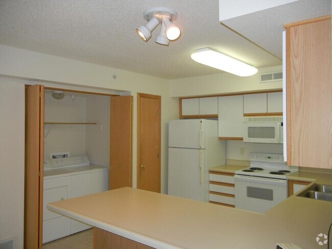 Building Photo - 2270 Holiday Rd Unit 5001 Rental