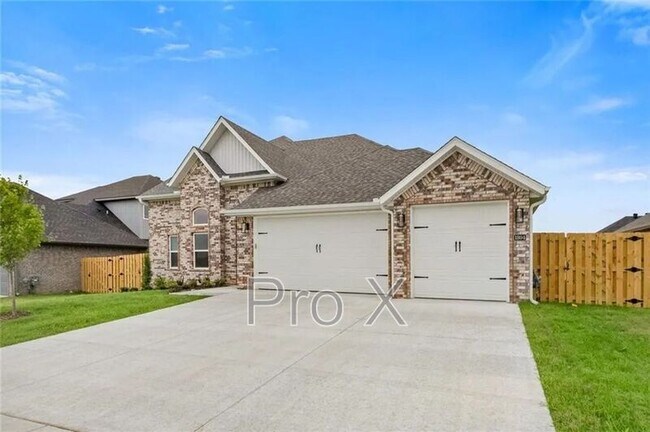 Photo - 1804 Charles St