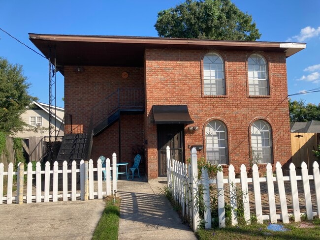 Front of the House - 1114 Williams Blvd Unit 1114
