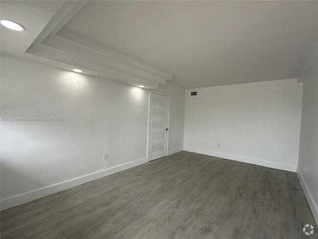 Building Photo - 525 Meridian Ave Unit 406 Rental