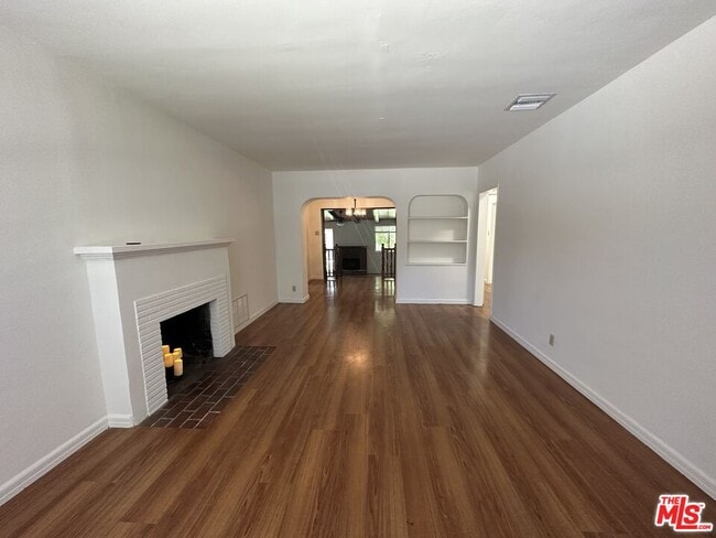 Photo - 4608 Saloma Ave