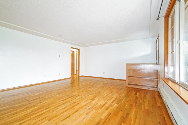 Photo - 7808 S Ainsworth Ave