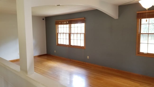 Photo - 904 Dartford Rd SW