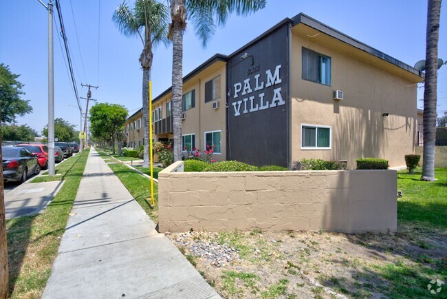 Building Photo - *OPEN HOUSE SATURDAY 12,2024 @10:00am* Unit 15