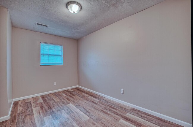 Photo - 2735 Joyce Ave Unit B