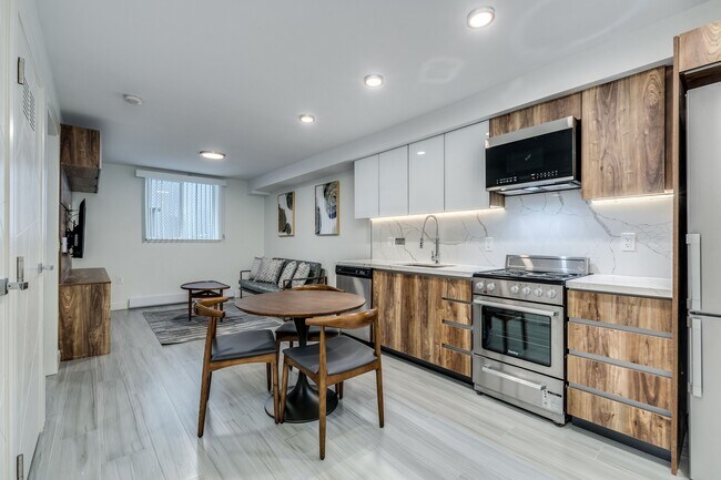 Photo - 1168 Pendrell St Unit 102