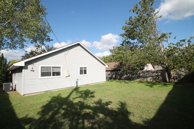 Photo - Willowsprings Two Bedroom Cutie!