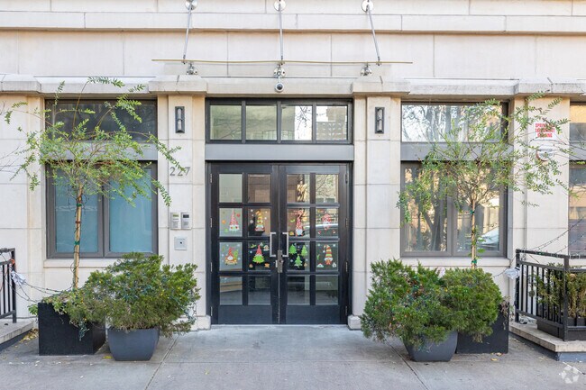 Photo - 227 E 111th St