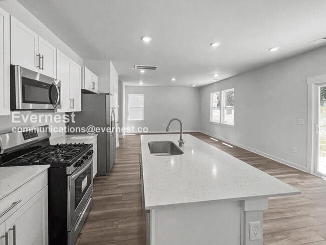 Photo - 2284 Robert Gwynne Dr