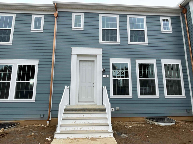 Photo - 14 Old Barn Wy Townhome