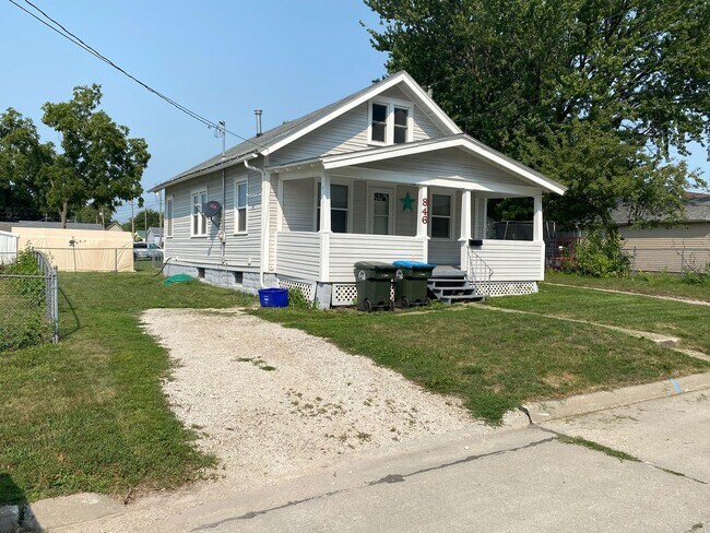 2+ bedroom house $725 per month - 2+ bedroom house $725 per month