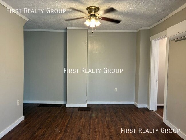 Photo - 2660 Hazel Ave
