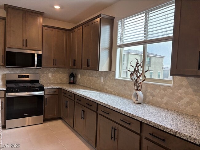 Building Photo - 1505 Little Penguin St