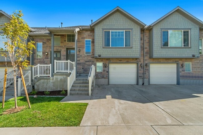 Photo - 93 River View Dr Townhome