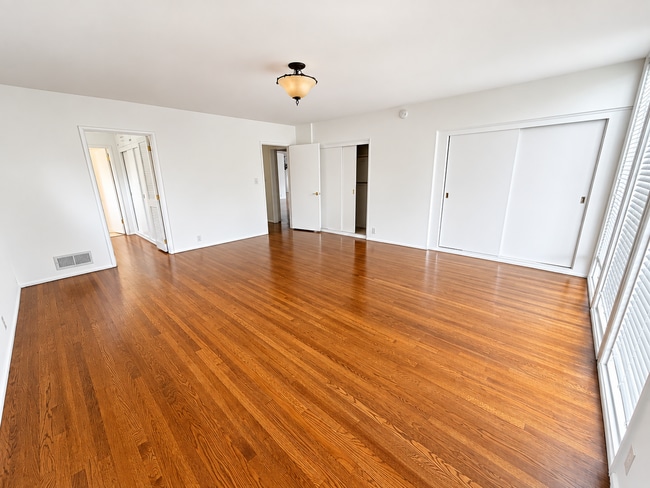 Photo - 1021 Grove