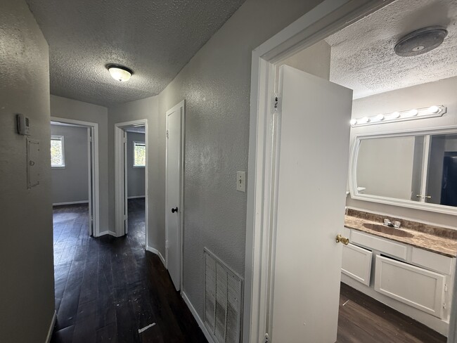 Photo - 323 E French Pl