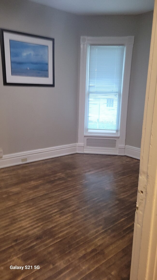 Photo - 1600 W 6th St