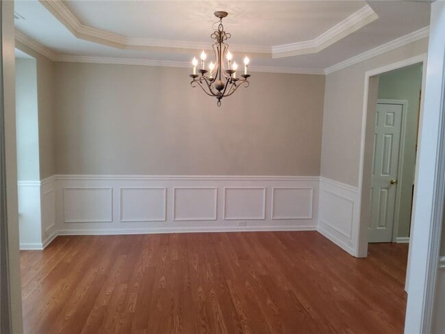 Photo - 807 Slope Creek Way