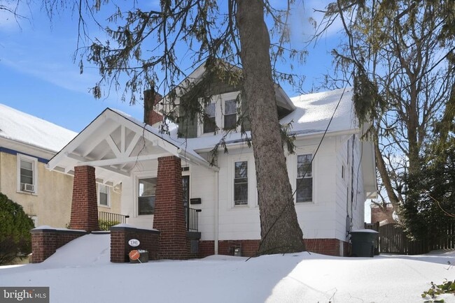 Building Photo - 1341 Franklin St NE