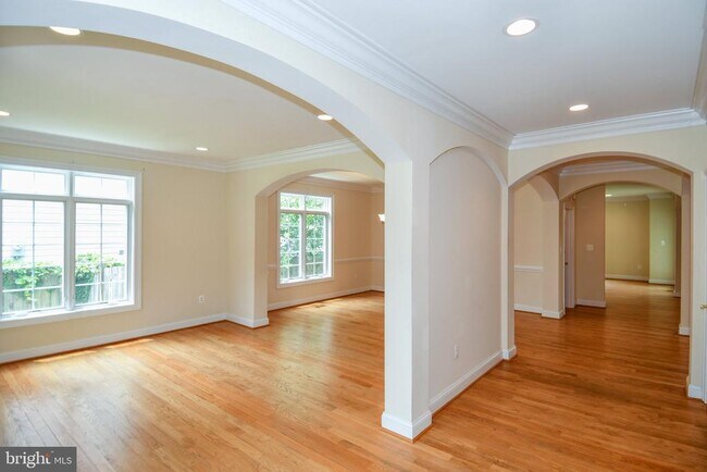 Photo - 1924 Leonard Rd