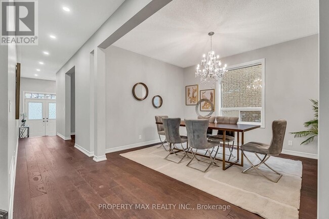 Photo - 40 Britannia Ave E