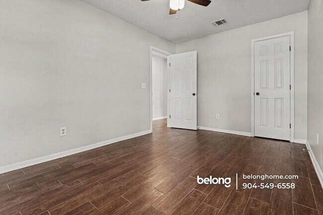 Photo - 7641 Rain Forest Dr N