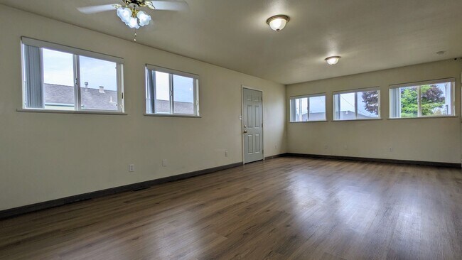 Photo - Conveniently located 3/2 home near Henders...