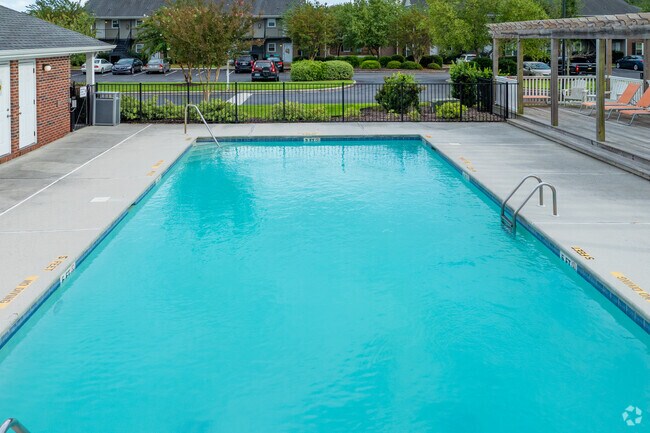 Piscina - North Chase Apartments