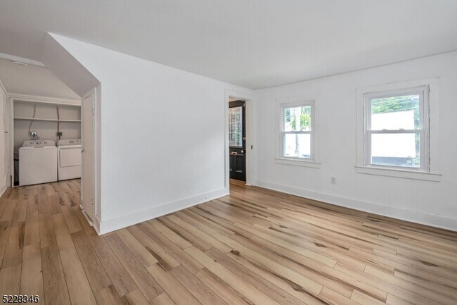 Photo - 65 Madison St