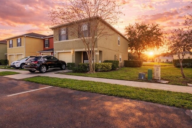 Building Photo - 572 Cresting Oak Cir Unit 19