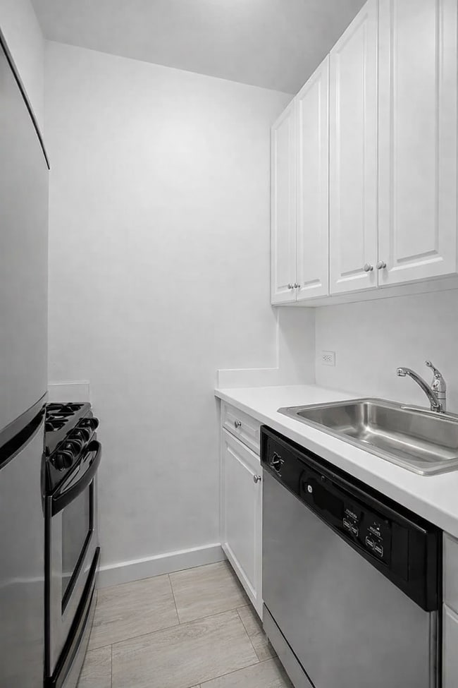 337 E 41st St Unit 2B