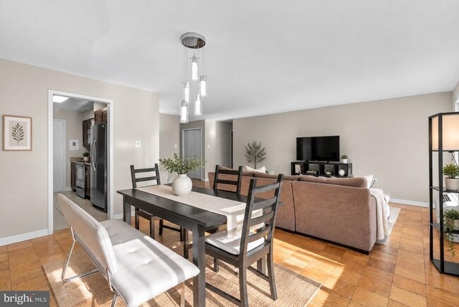 2501 Calvert St NW Unit 409