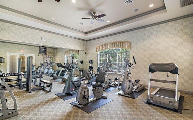 Photo - 1210 Myrtlewood Cir E