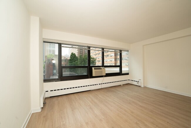 Photo - 3130 N Lake Shore Dr Unit 714