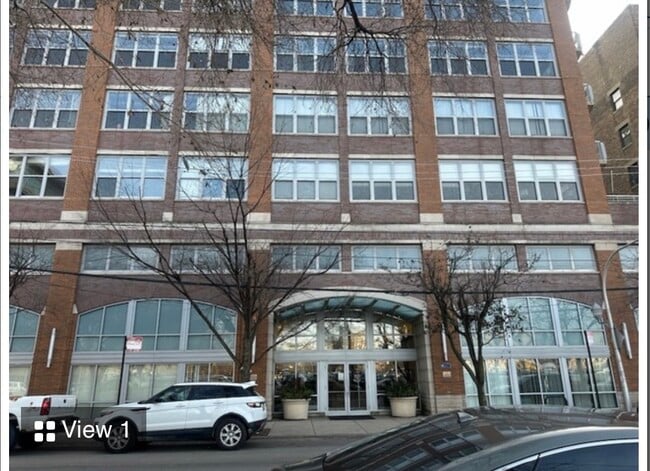 Building Photo - 933 W Van Buren St Unit 302