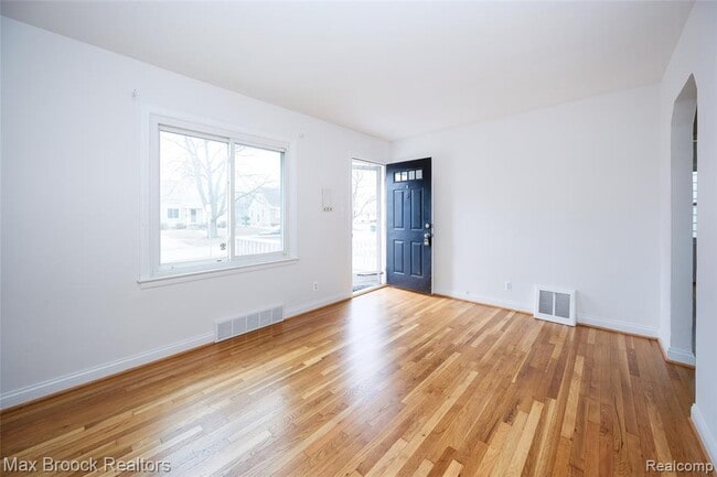 Photo - 1621 Whitcomb Ave