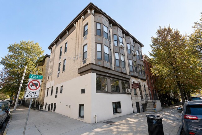 Building Photo - 168 Coles St Unit 3A