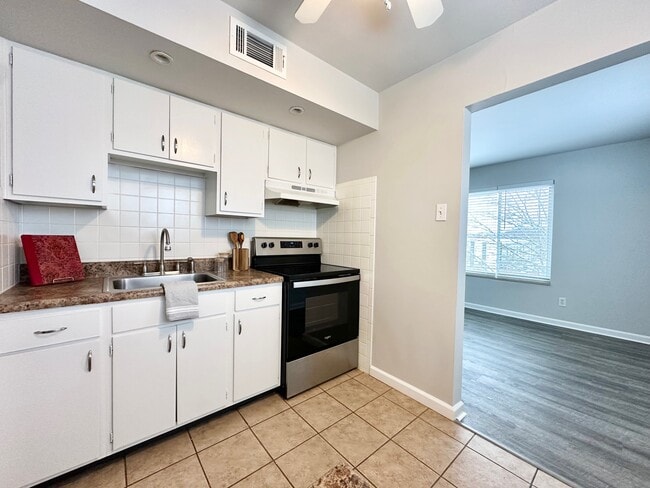 Photo - 7500 Morganford Rd